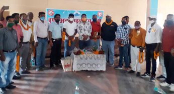 बुंडू अनुमंडल प्रेस क्लब का पुर्नगठन, दीपक बने अध्यक्ष,विधायक विकास मुंडा ने माला पहनाकर किया स्वागत<br>