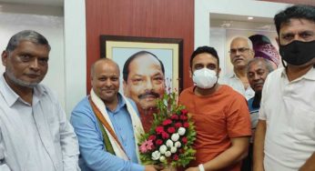राष्ट्रपति पुरस्कार 2021 के लिए चयनित झारखंड के एकमात्र शिक्षक मनोज सिंह को भाजपा प्रदेश प्रवक्ता कुणाल षाडंगी ने किया सम्मानित